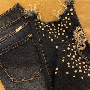 Pearl design low rise jeans💕